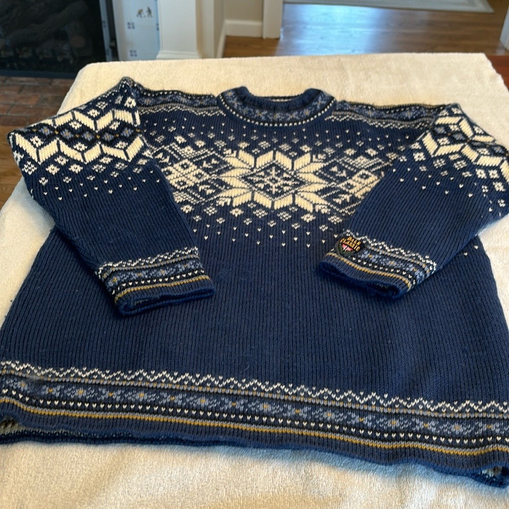 Dale of Norway 100% wool sweater SMALL